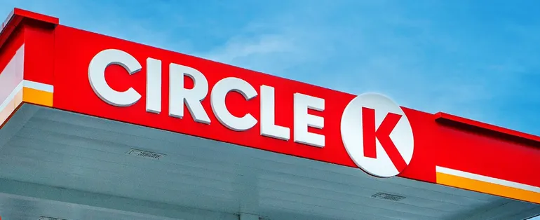 三大关键数字：Couche-Tard 第一季度增长亮点解析
